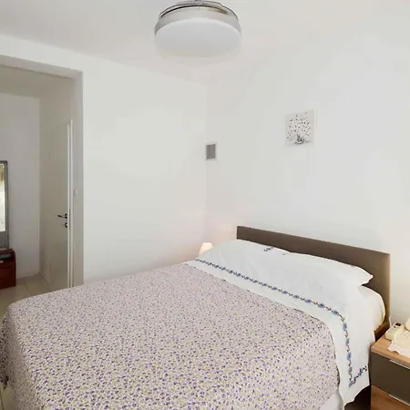 In - Istrien 38219 * بولا